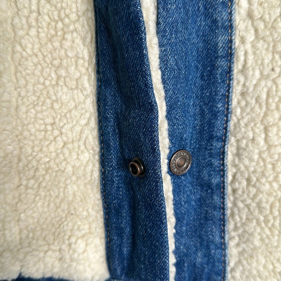 Levi's off white ex boyfriend Sherpa peiced trucker jacket jacket size small - Picture 10 of 14